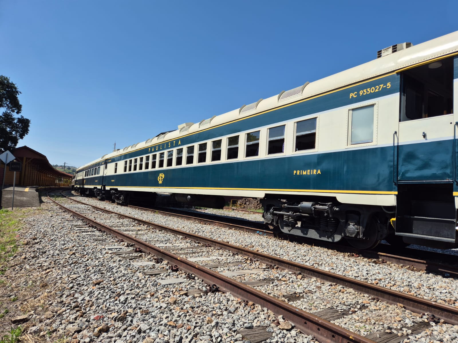 A. Trem de Guararema - Classe: Turística