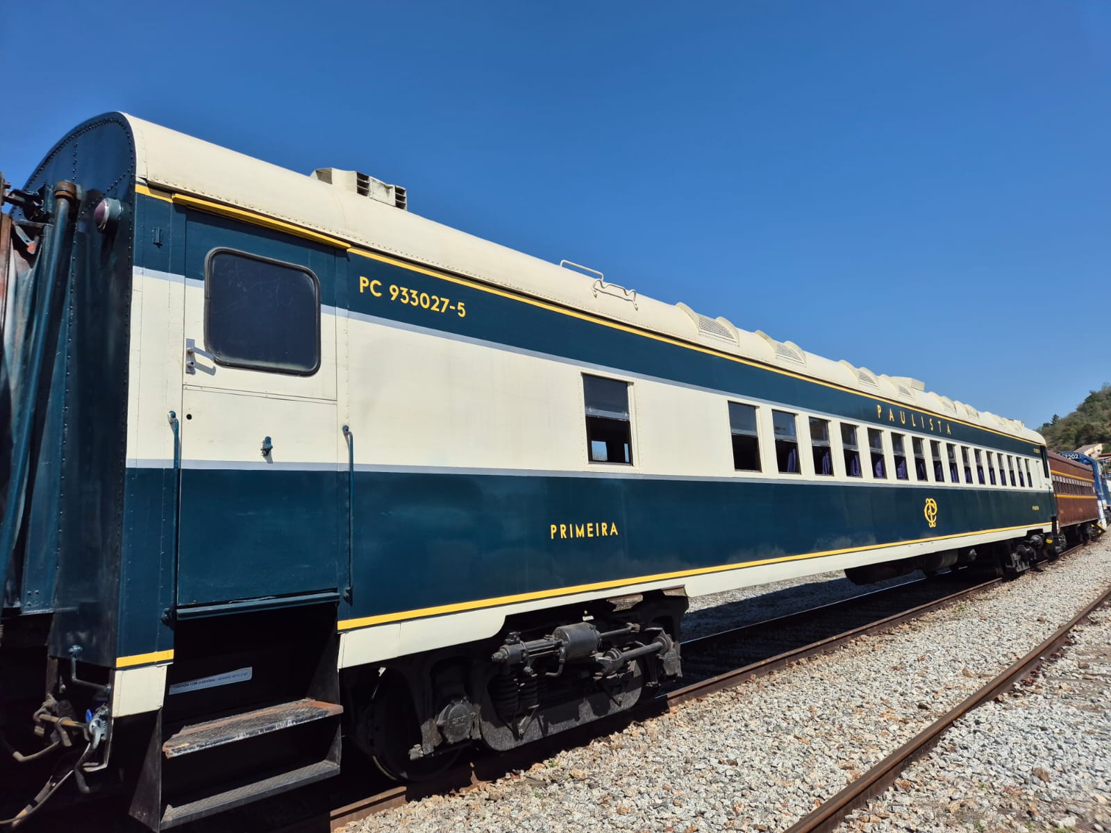 A. Trem de Guararema - Classe: Turística